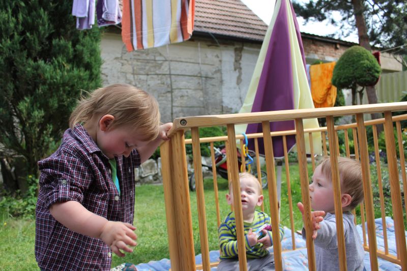 za Zuzkou a Martou v Rejholci - červen 2012
